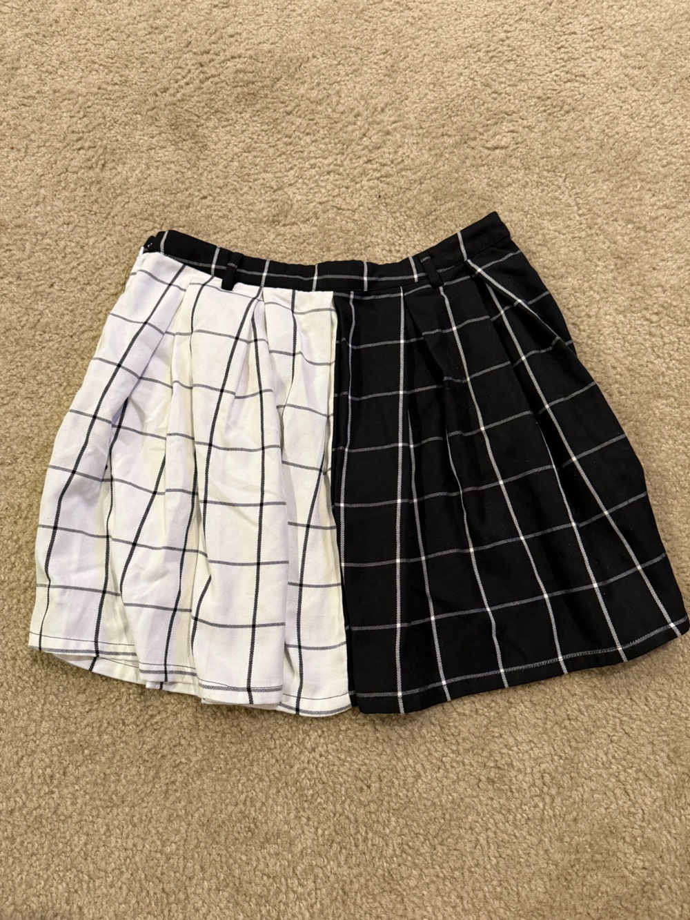 Hot Topic Black & White Two-Tone Plaid Pleated Mini Skirt